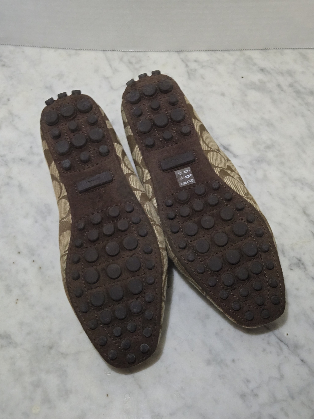 Coach Tan Signature Canvas Ballet Flats with Gold Plaque 8.5 - Picture 2 of 6